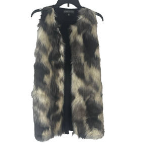 Almost Famous NWT Women's Size Large Knit Faux Fur White Black Vest